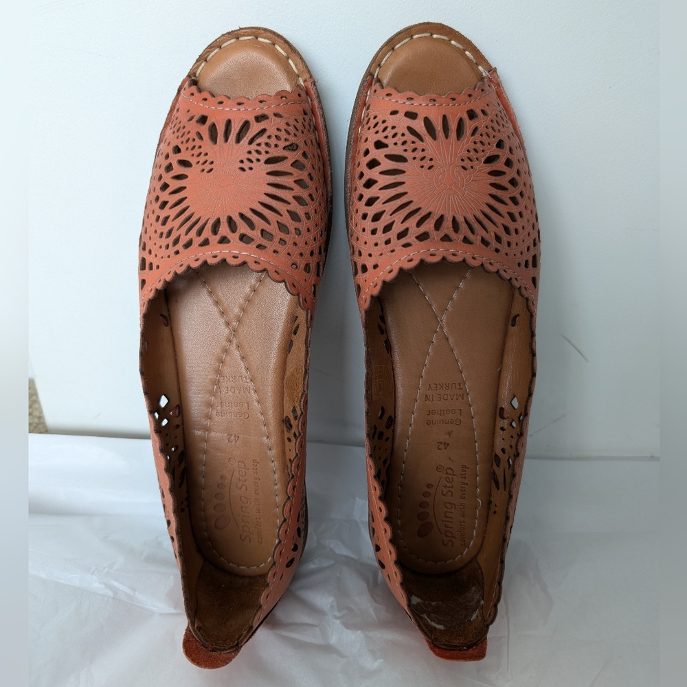 Leather Spring Step Brandal Slip Ons Tan Cut Out Scalloped Edge Size 10.5 Boho